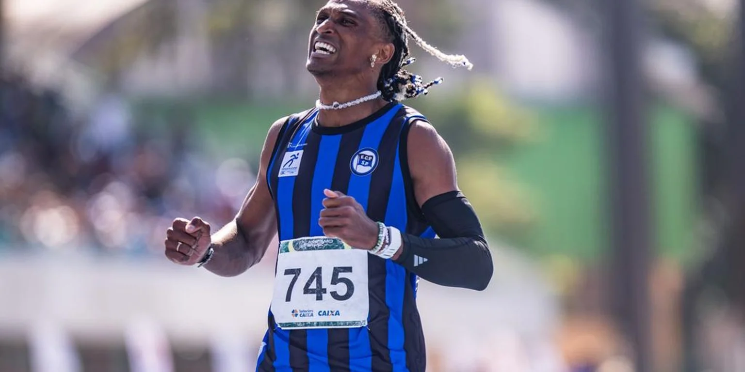 Alison dos Santos quebra recorde mundial nos 400m com barreiras no Troféu Brasil