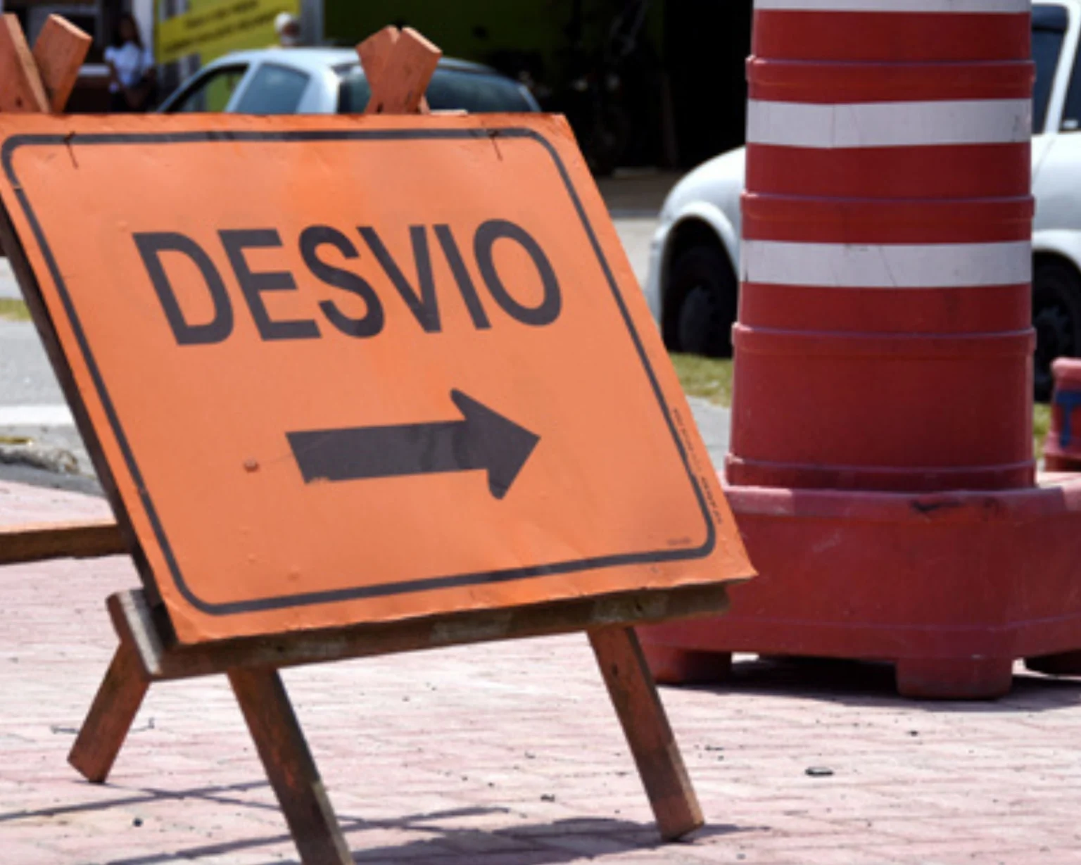 Obras da Sabesp causam interdições e benefícios em Praia Grande, Guarujá e Itanhaém