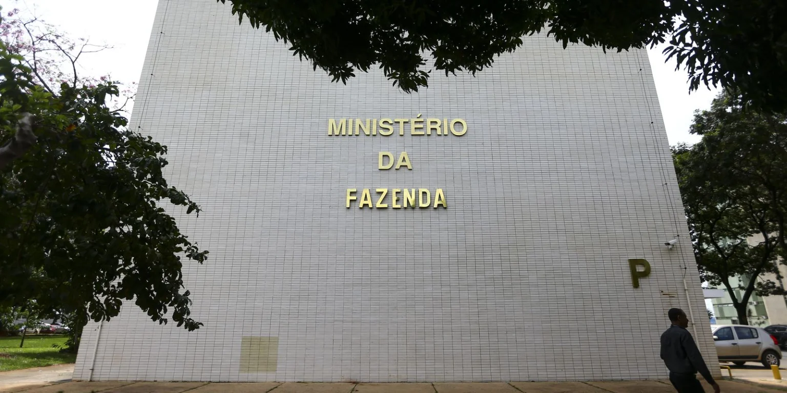 Projeção oficial de inflação para 2026 é revisada para 5,1% devido a fatores externos