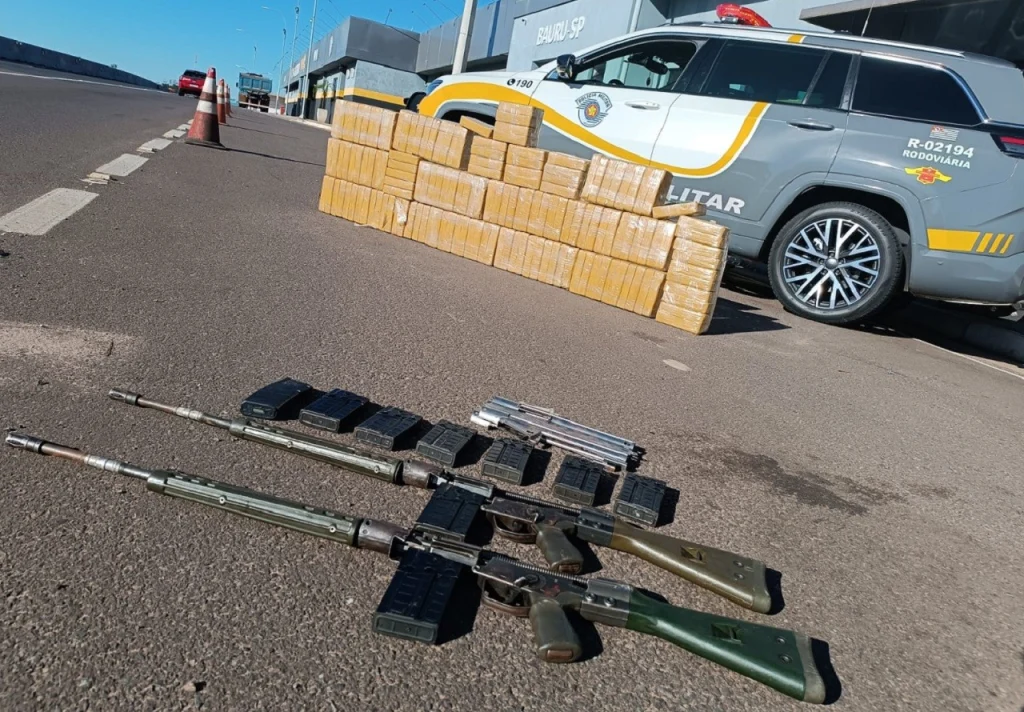 Mulher detida com grande quantidade de drogas e armas na Rodovia Castello Branco em Itatinga