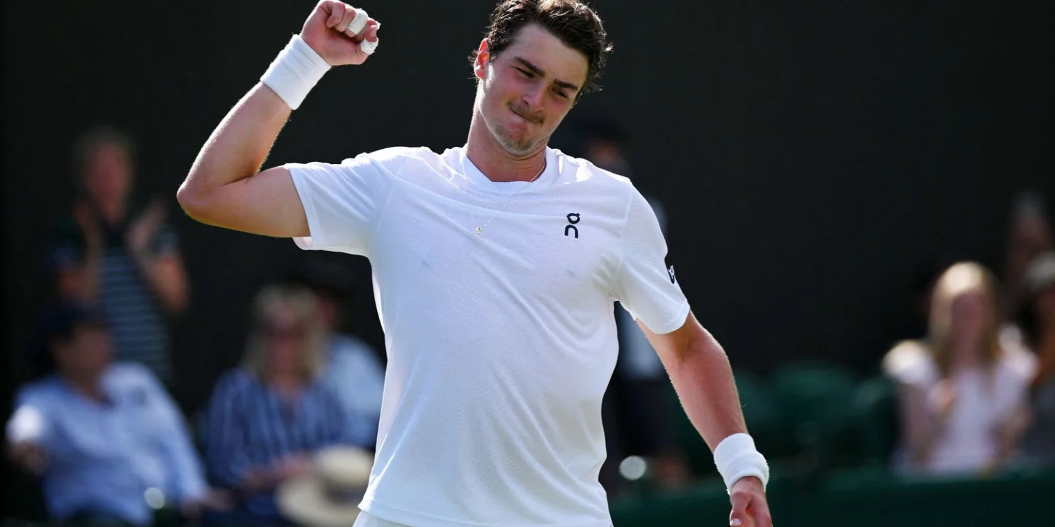 João Fonseca conquista segunda vitória e segue firme no Torneio de Wimbledon