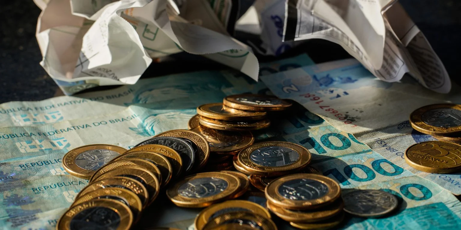 FGV aponta crescimento de 0,7% na economia em maio impulsionado pelo consumo das famílias