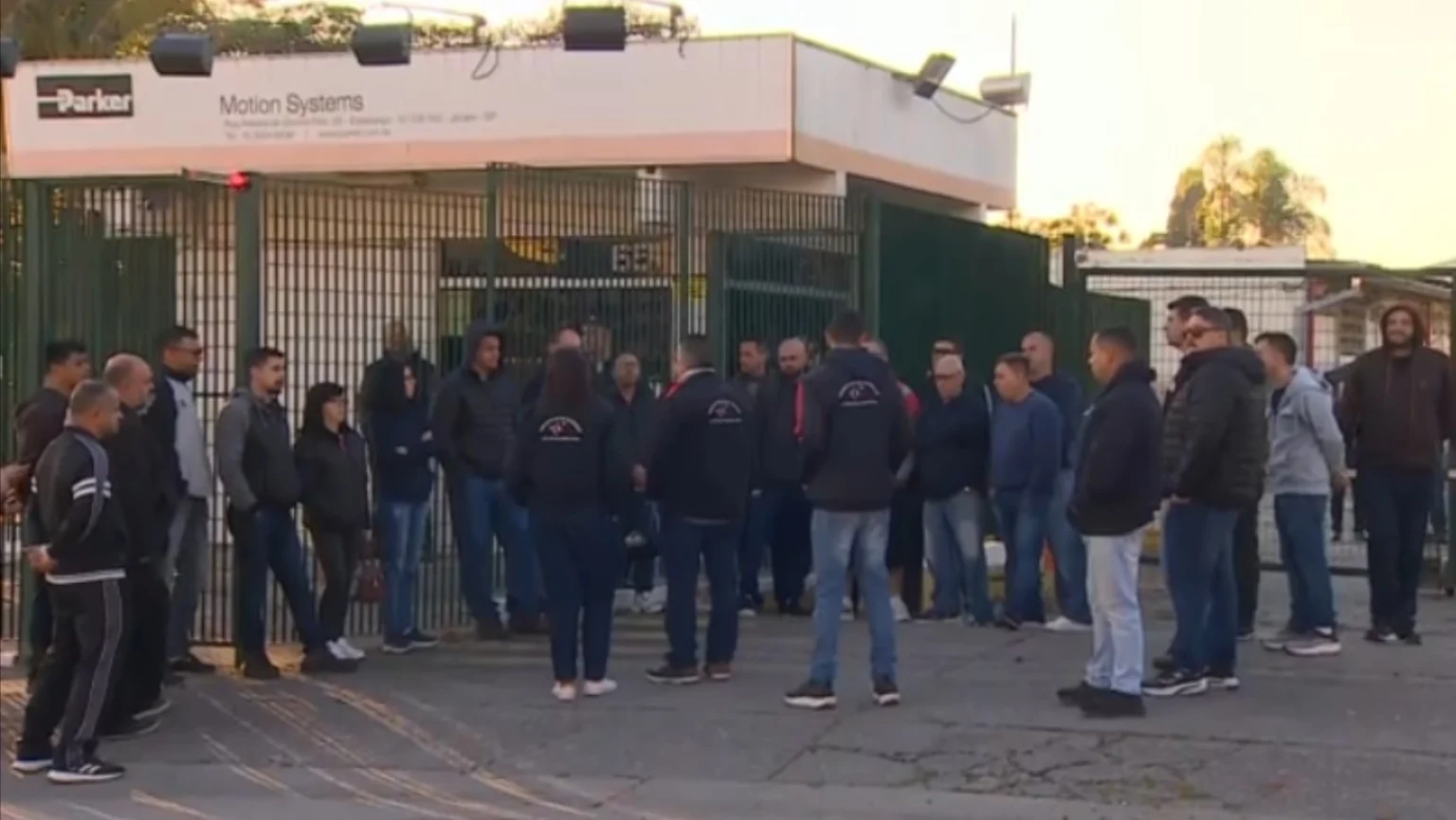 Funcionários da Parker aprovam greve em meio ao anúncio de fechamento da fábrica em Jacareí