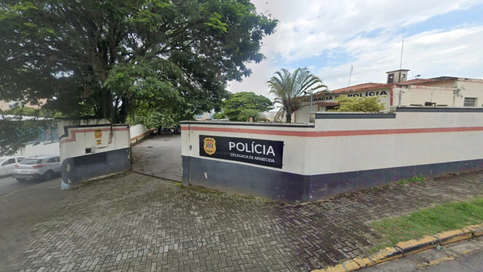 Adolescente de 17 anos é vítima de homicídio a tiros próximo à linha férrea em Aparecida, SP