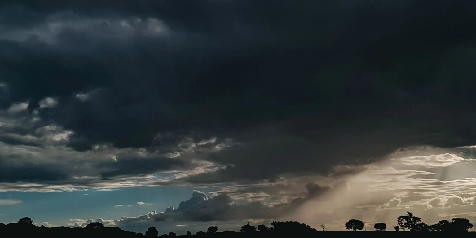 Alerta de Tempestades no RS: Inmet emite aviso amarelo para início da semana
