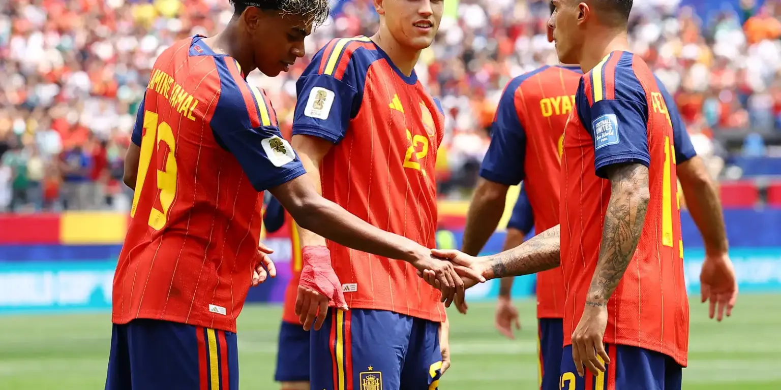 Confronto épico entre Espanha e Bélgica agita quartas de final da Copa do Mundo