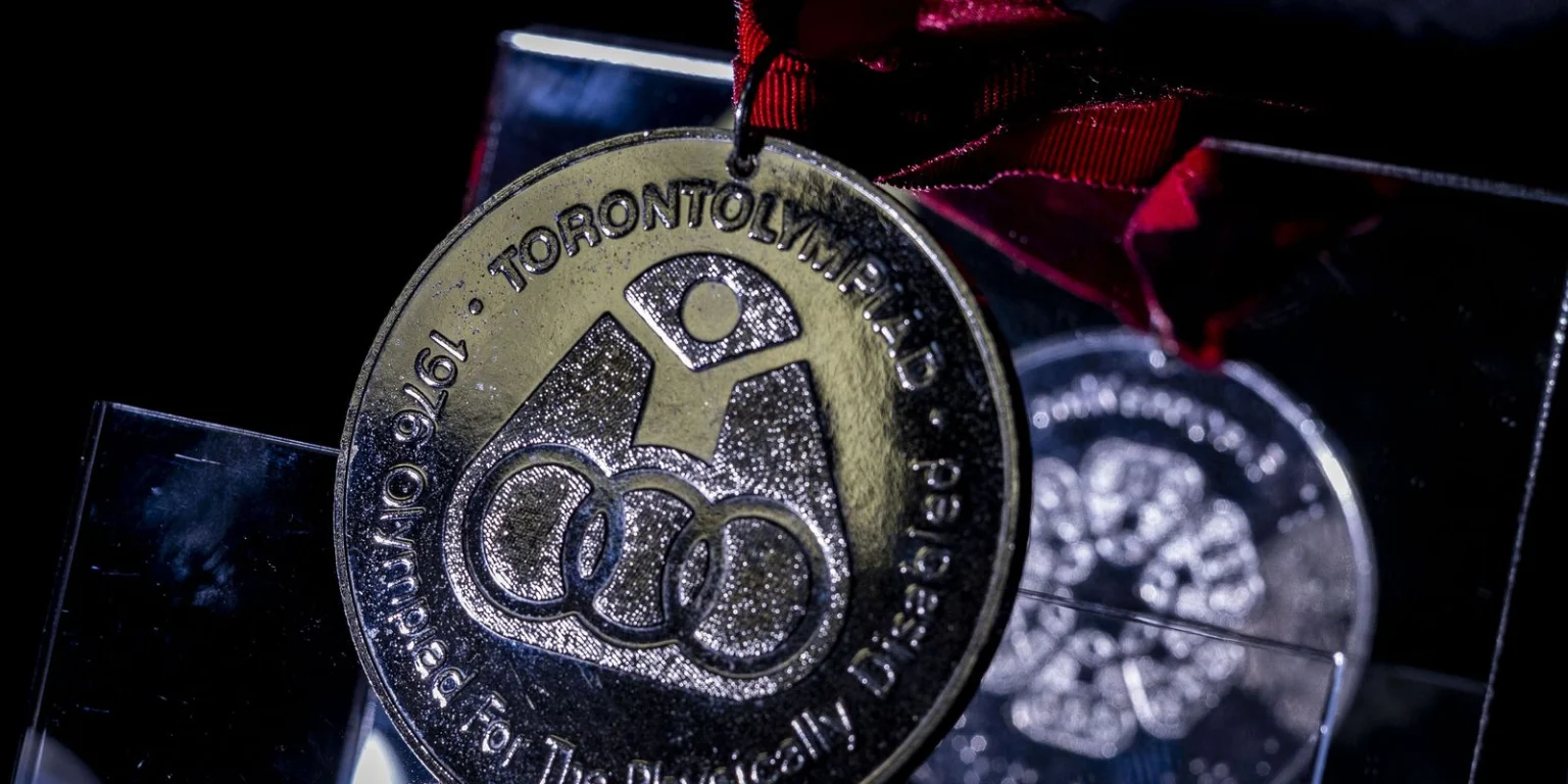 Legado da primeira medalha paralímpica do Brasil é celebrado por familiares em emocionante homenagem
