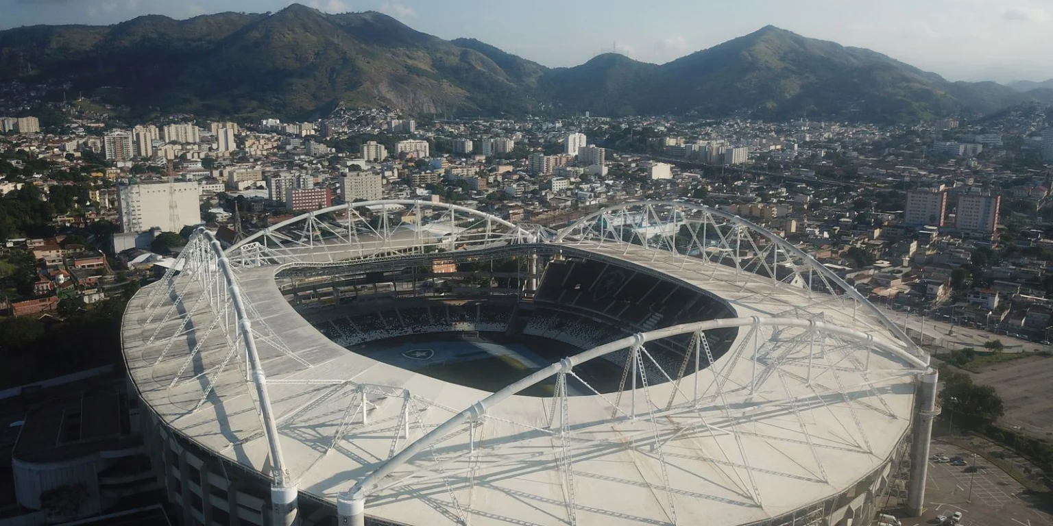 Ventania no Rio provoca adiamento de clássico entre Botafogo e Fluminense pelo Brasileirão Feminino