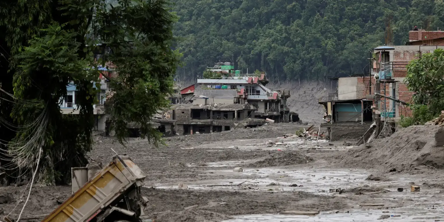 Brasil lamenta tragédia no Nepal e na China: mais de 150 mortos em avalanche e inundações