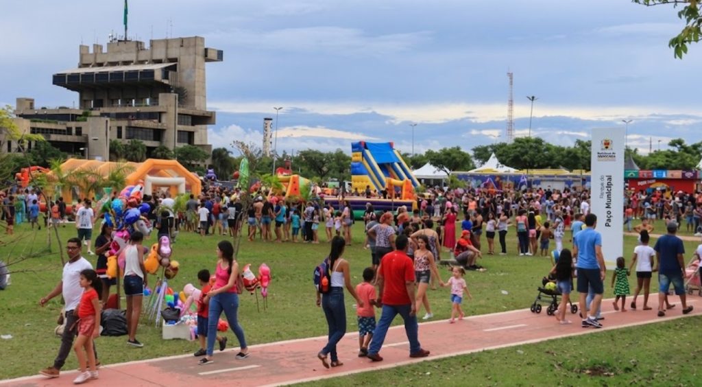 Sorocaba celebra 372 anos com festa no Paço Municipal que atrai multidão
