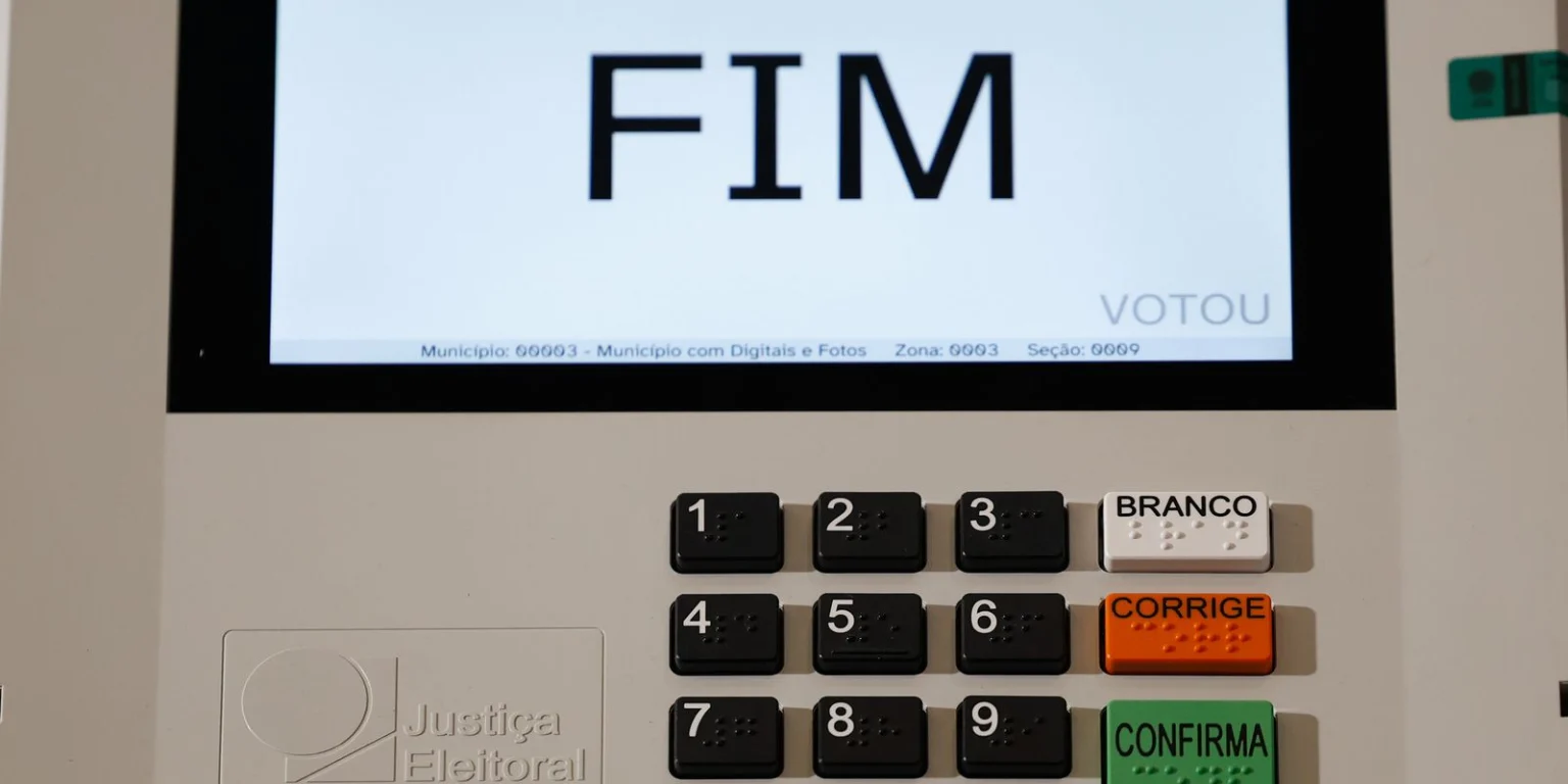 Federação PSOL-Rede Sustentabilidade oficializa apoio à candidatura de Lula à reeleição