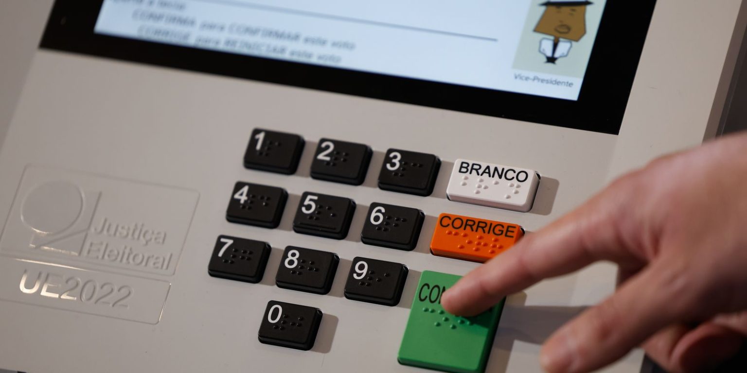 Eleitores têm até 20 de agosto para solicitar voto em trânsito nas eleições de 2026