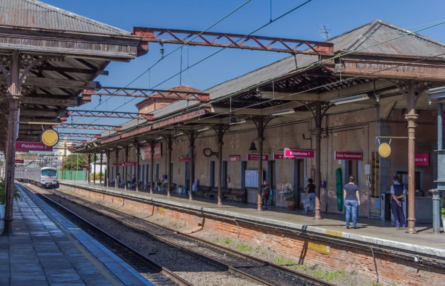 Homem é detido por tentativa de homicídio ao empurrar segurança nos trilhos da estação ferroviária de Jundiaí