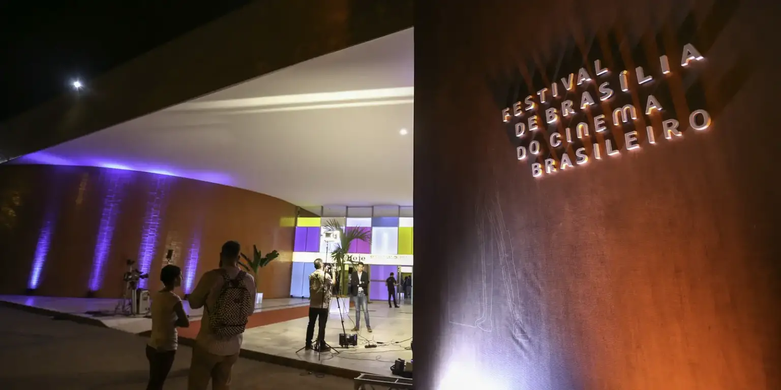 Governadora garante realização do Festival de Cinema de Brasília após impasse
