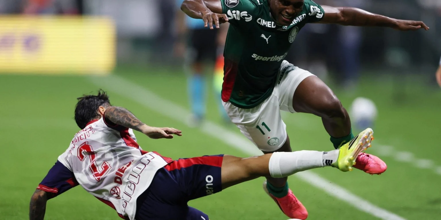 Palmeiras tropeça em casa e cede empate no fim para o Cerro Porteño na Libertadores
