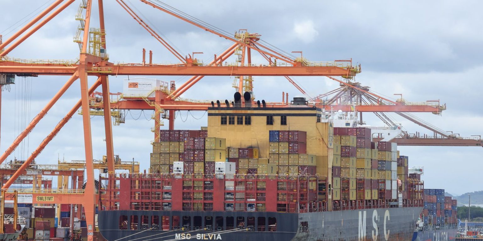 Brasil e EUA retomam negociações comerciais em meio a disputa de tarifas