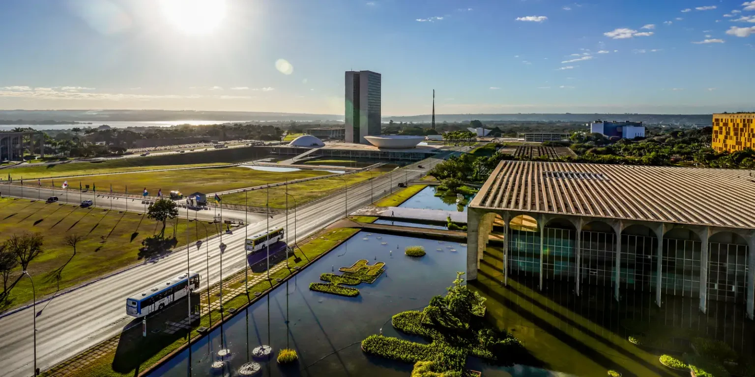 Brasil rebaixa relação com Argentina em meio a insultos de Milei: repercussões e desdobramentos
