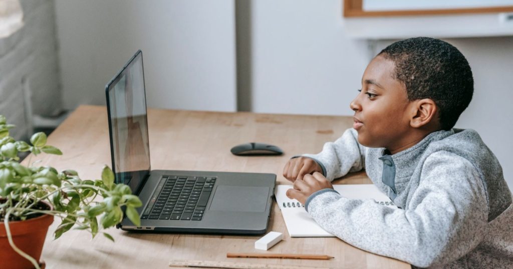 como usar a tecnologia para aprender mais rápido