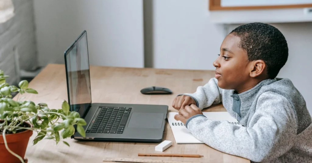 como usar a tecnologia para aprender mais rápido