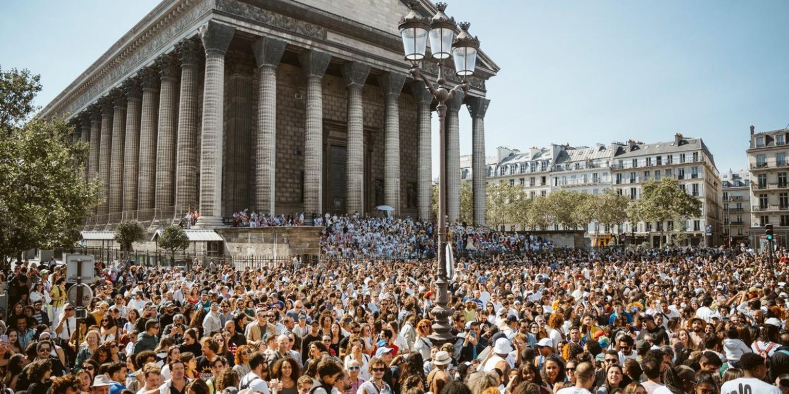 Lavagem de Madeleine: Celebração da Cultura Afro-Brasileira em Paris