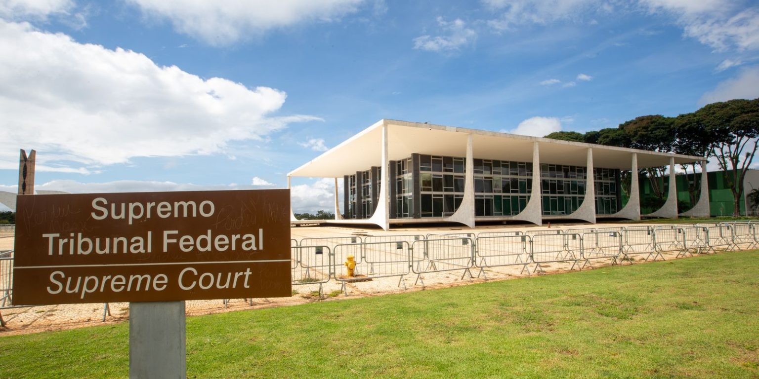 Ex-ministros do STF pedem investigação rigorosa em meio à crise na Suprema Corte