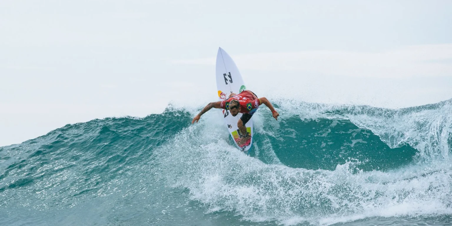 WSL cancela etapa de Abu Dhabi do circuito mundial de surfe em 2026