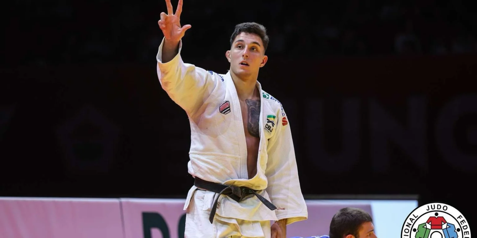 Brasileiro Guilherme Schimidt conquista ouro no Grand Slam de Budapeste e encerra competição com três pódios