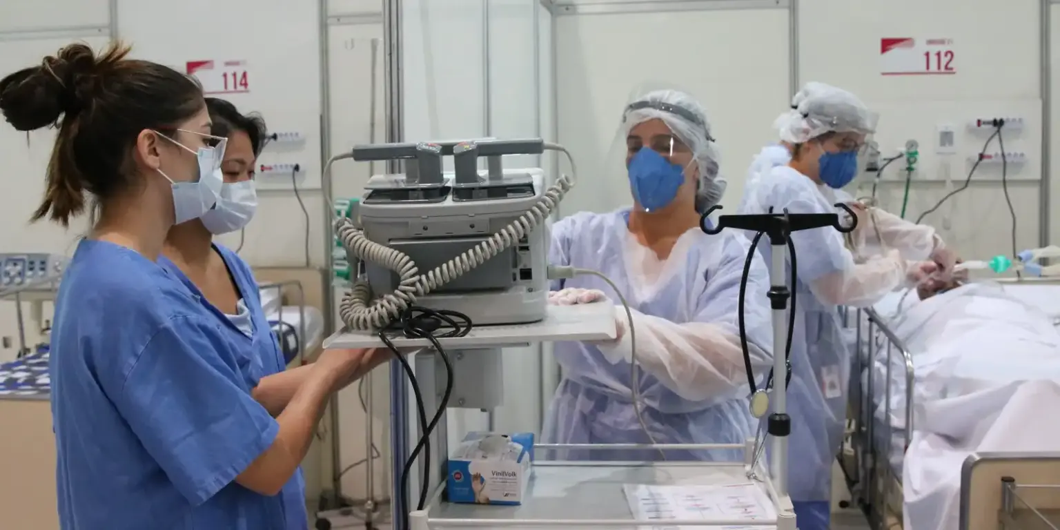 Estudo revela impacto do esgotamento emocional e burnout em médicos de UTI no Brasil