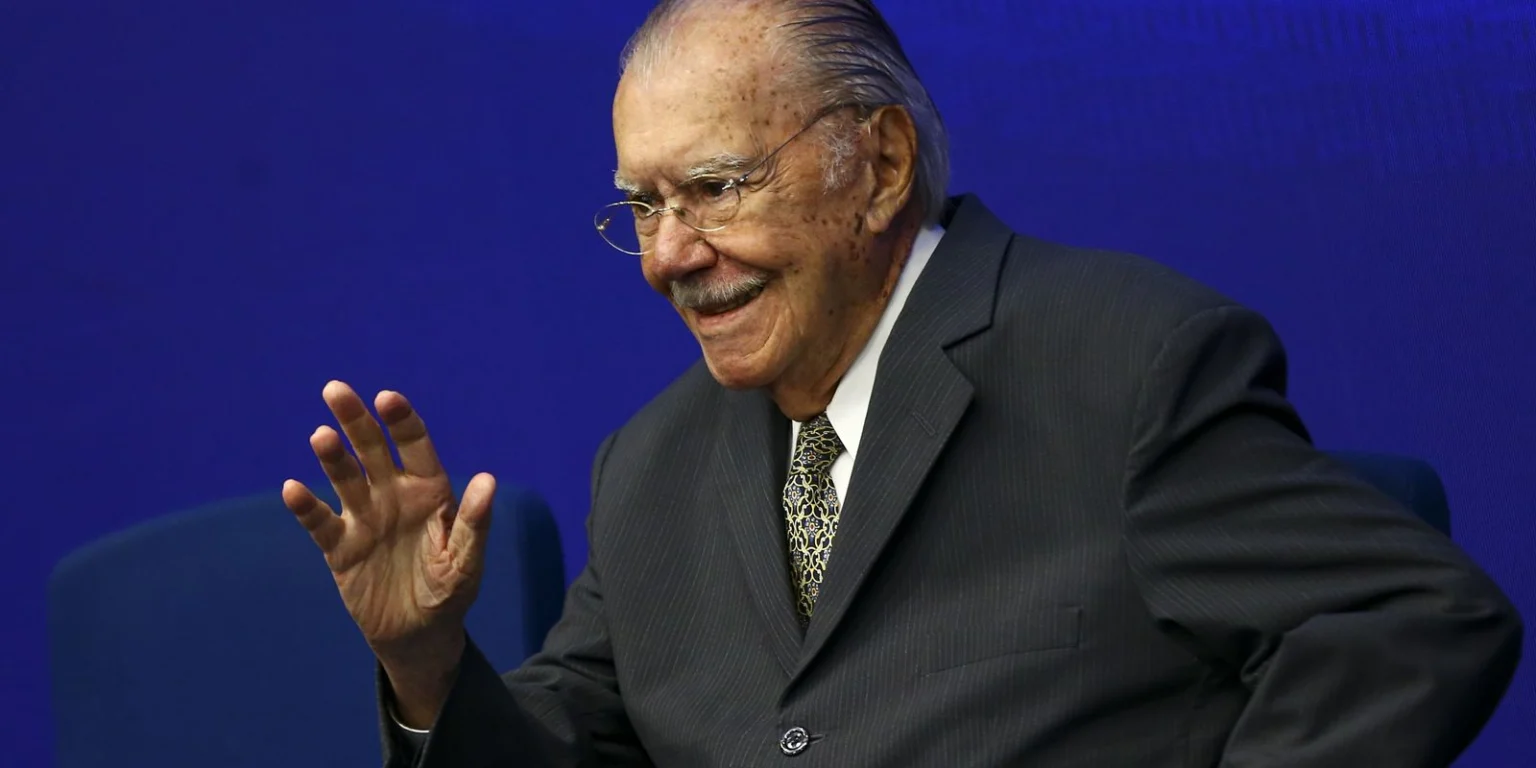 José Sarney é hospitalizado no Sírio-Libanês para tratar pneumonia