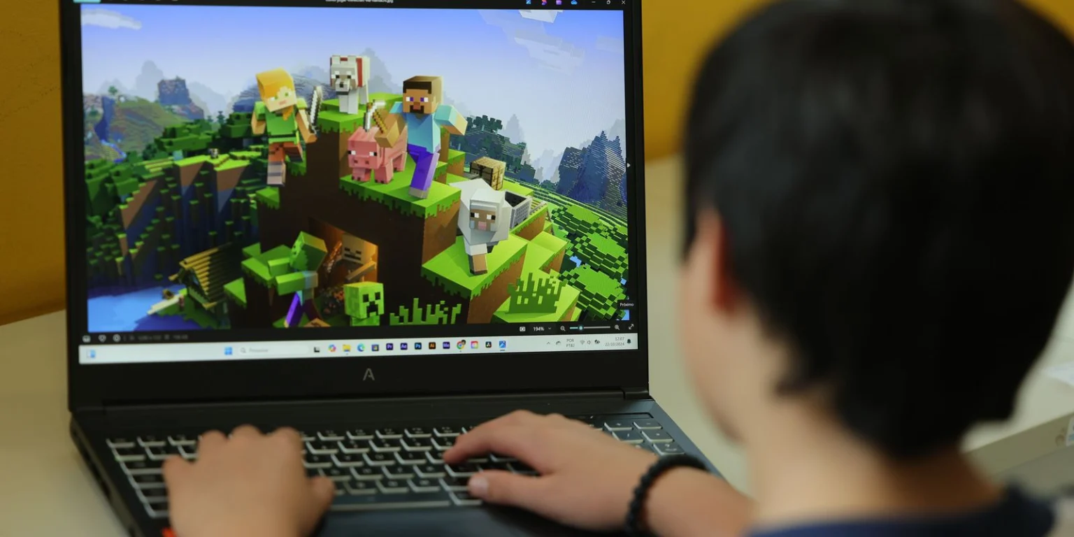 Impacto do Uso Excessivo de Telas na Saúde Ocular de Crianças e Adolescentes