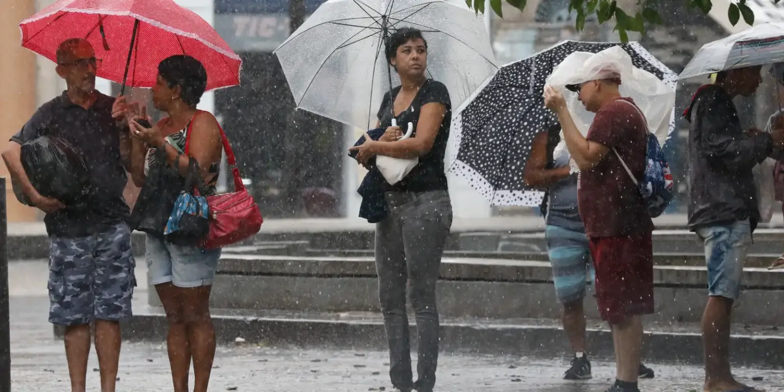 Inmet emite alerta para tempestades no Sudeste e Sul do Brasil