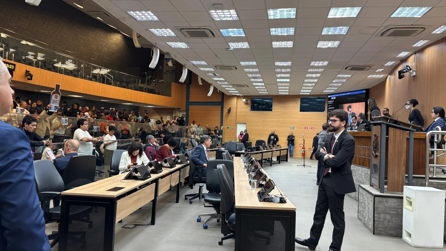 Vini Oliveira afirma ser vítima de perseguição política e ataca vereadores de Campinas