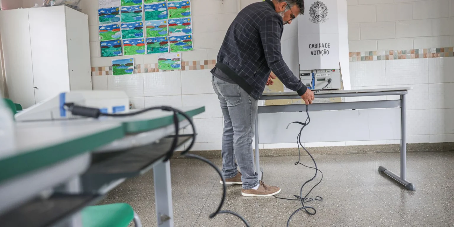 30 Anos de Urna Eletrônica: Tecnologia Brasileira com 0 Casos de Fraude