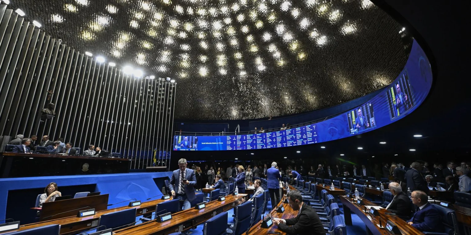 Plenário do Senado debate com urgência o fim da escala de trabalho 6×1