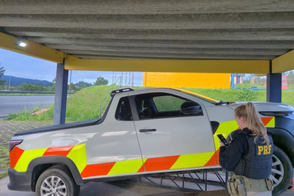 Caminhonete roubada em MG é recuperada pela PRF no interior de SP após quatro meses