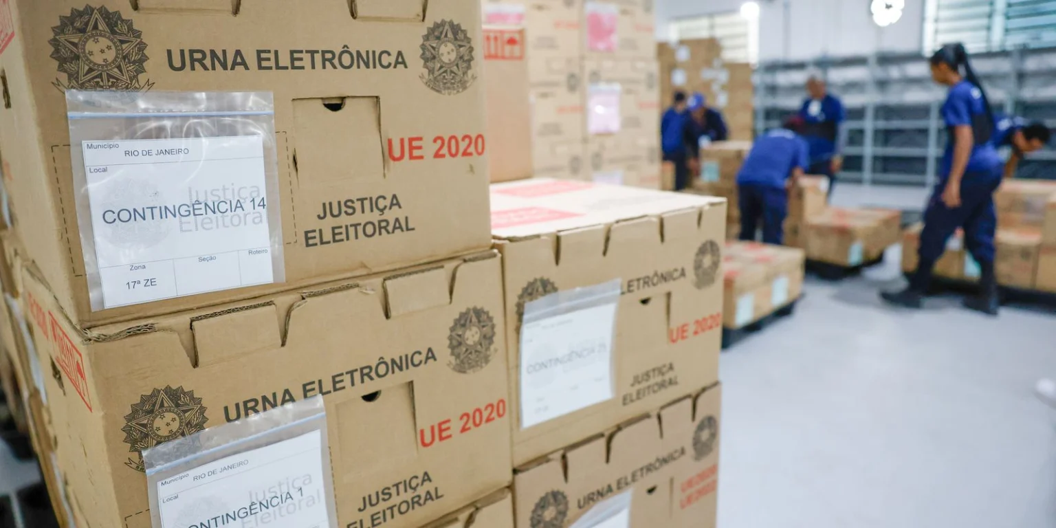 Tribunais Eleitorais Preparam Urnas e Sessões para Eleições em Todo o País