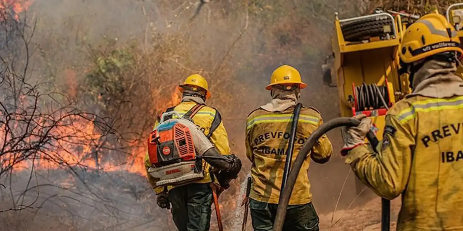 Força-tarefa mobiliza aeronaves para combater queimadas no Amazonas