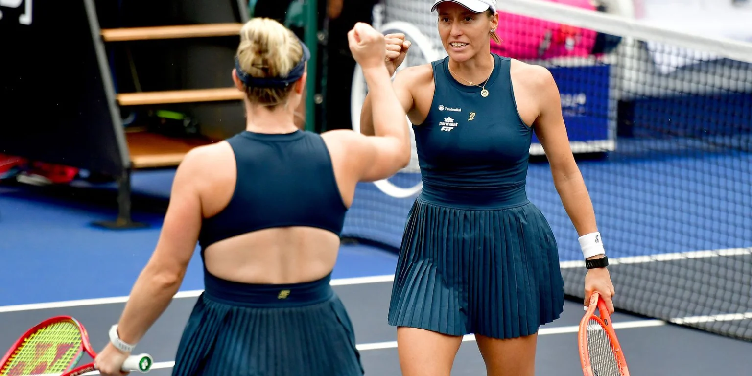 Dupla de Luisa Stefani avança e se destaca no WTA 1000 de Pequim