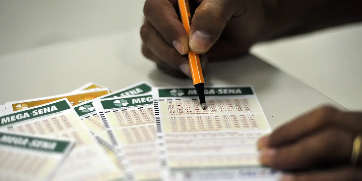 Mega-Sena acumula prêmio milionário: R$ 170 milhões em jogo!