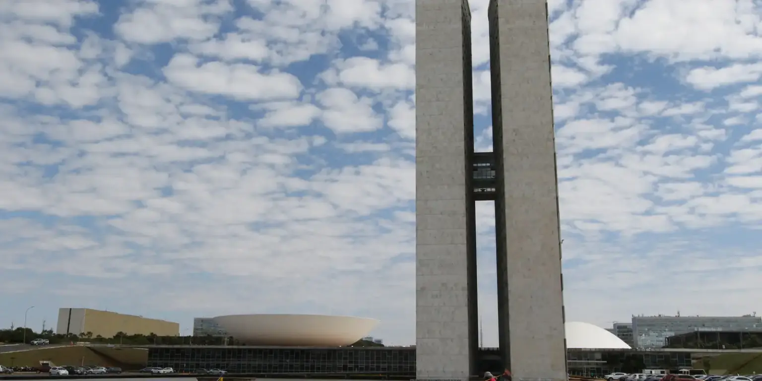 Presidente do Senado agenda segunda votação do fim da escala 6×1