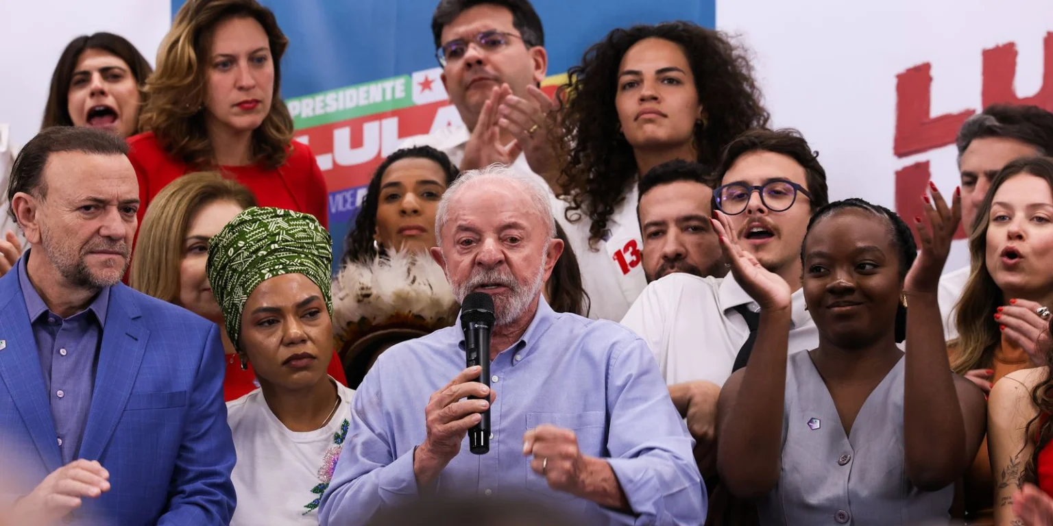 Lula desafia Flávio Bolsonaro sobre redução da jornada de trabalho 6×1 e debate Segurança Pública