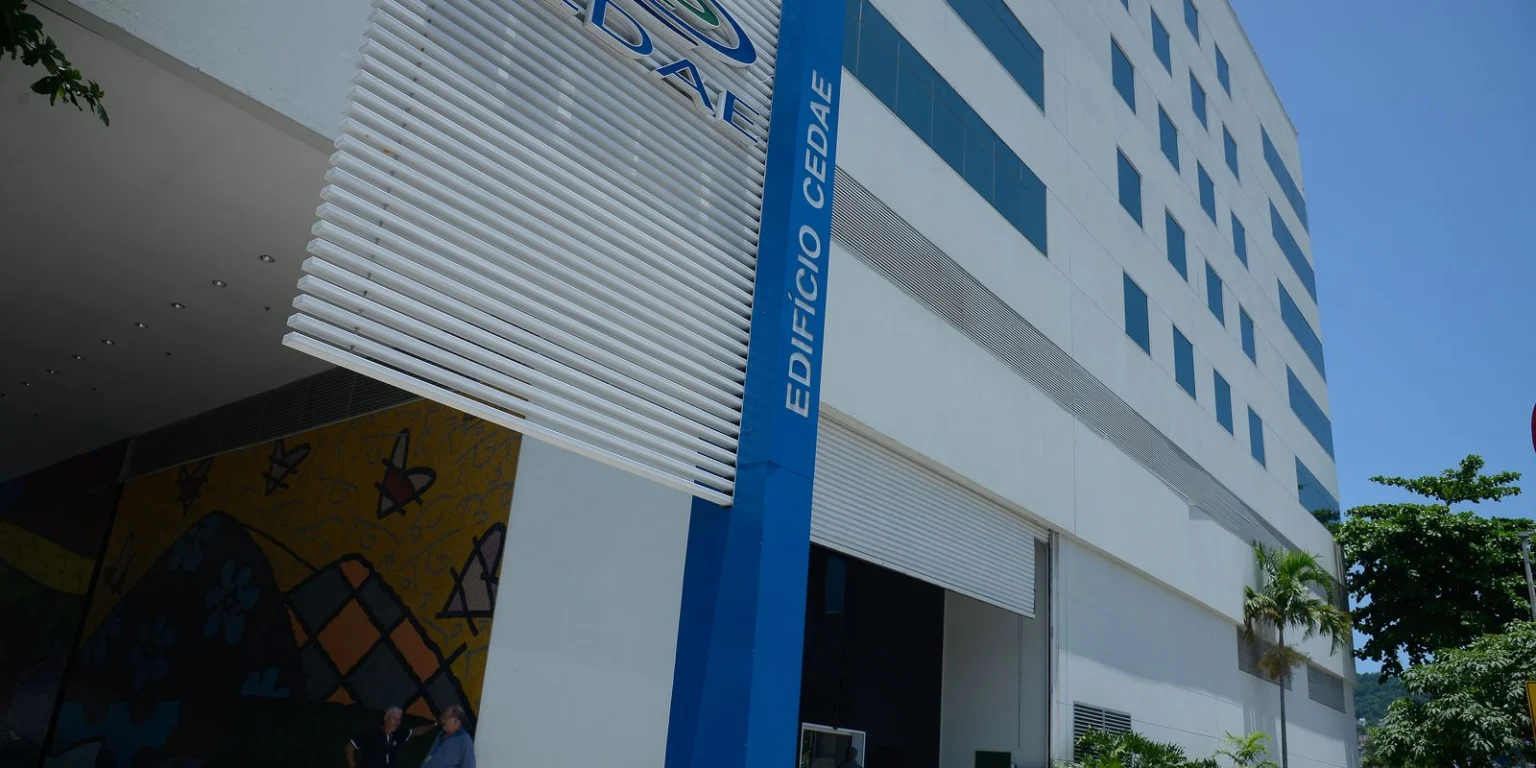 Auditoria aponta desvios de R$ 400 milhões na Cedae Saúde no RJ