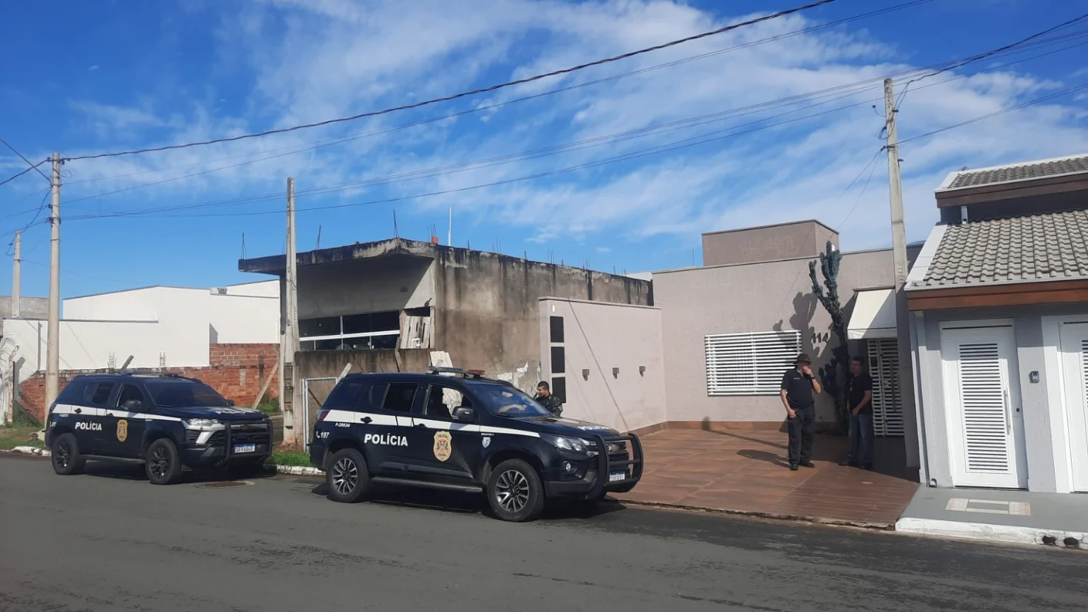 Polícia Civil cumpre mandados em operação contra fraudes em contratos de saúde no interior de SP