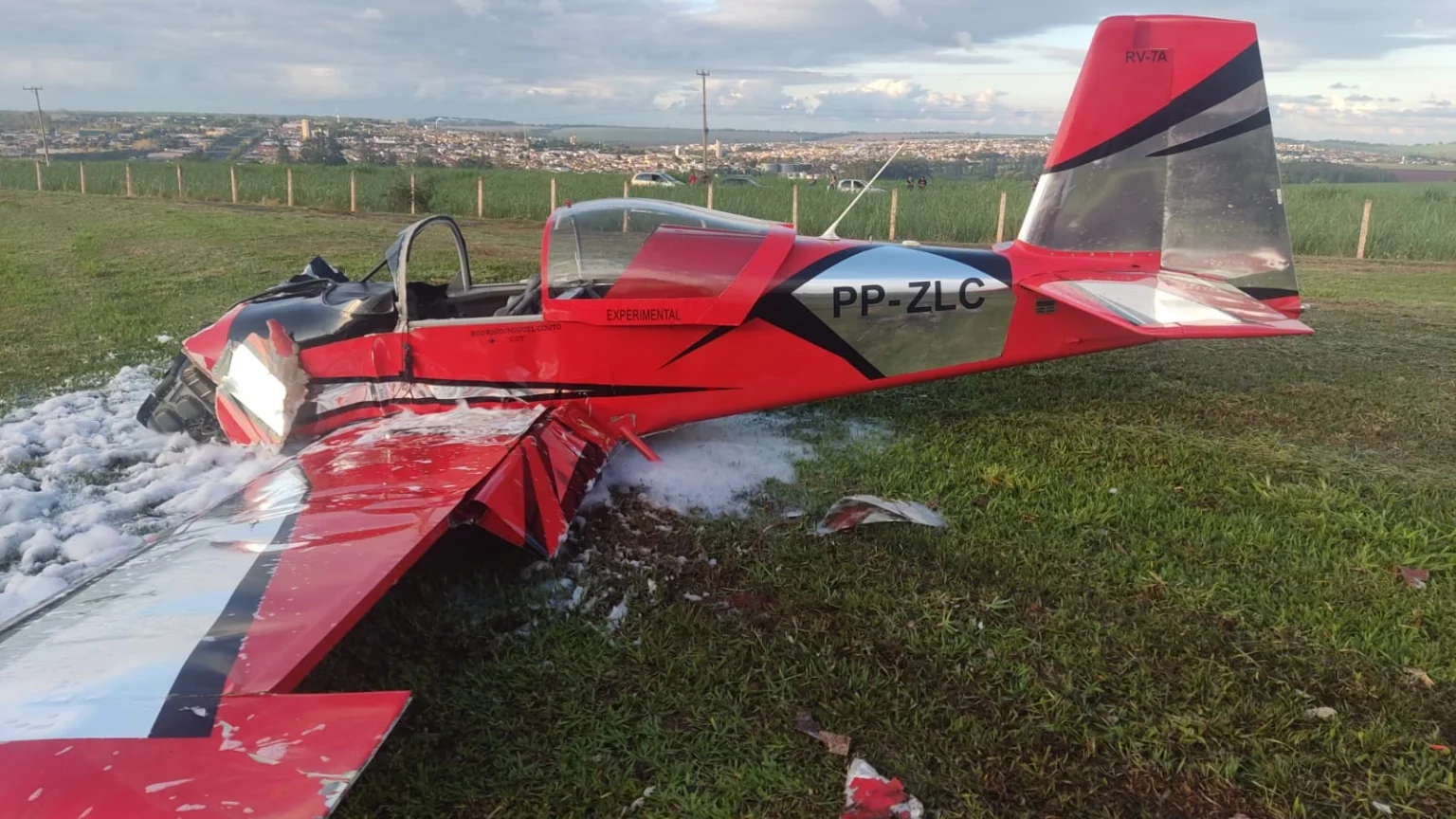 Investigação da Polícia Civil sobre queda de avião em SP: testemunhas, vídeos e perícia como evidências